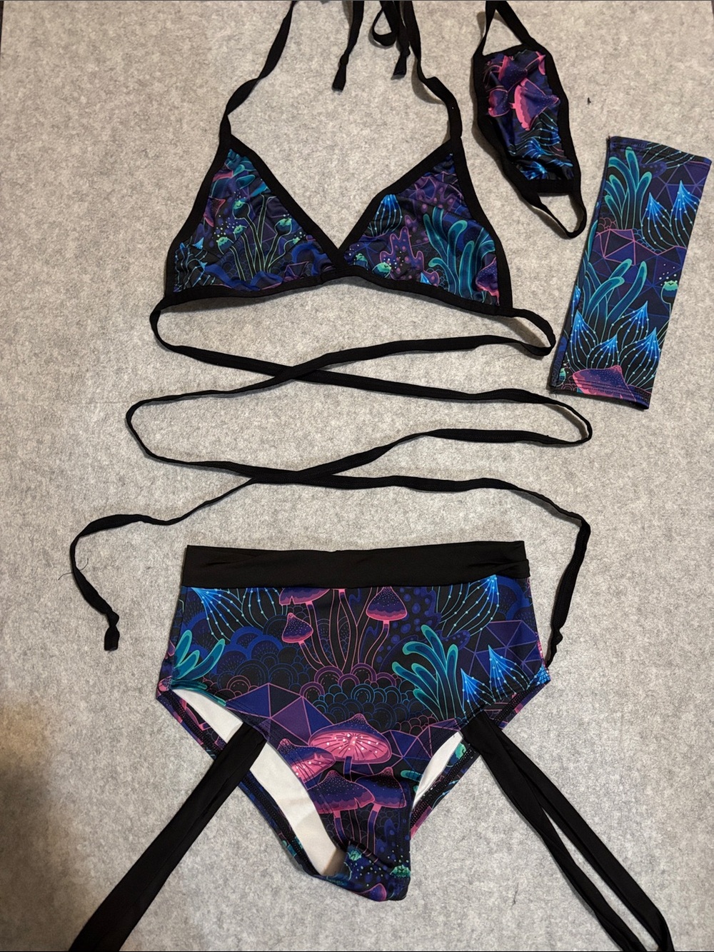 The Lyte Couture Dazed Mushroom Blacklight Rave Set - Top Bottom Sleeve Mask
